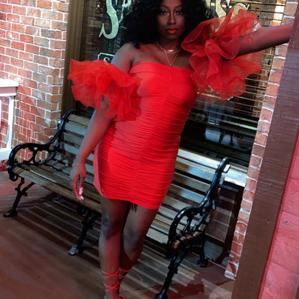 Dress - Picture 3 of 3